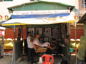 Naar de Cambodiaanse kapper