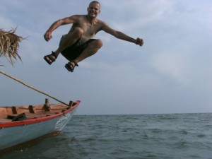 Jumping vanaf de vissersboot