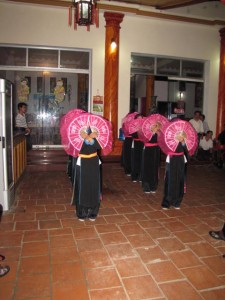 Onverwachte Vietnamese dansshow