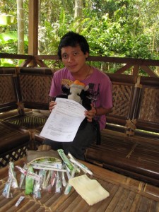 Koen eigenaar van vier rubberbomen en gever van 31 tandenborstels