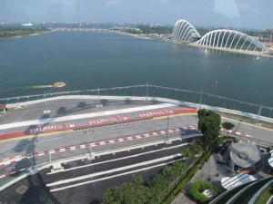 Vanuit de Singaporeflyer uitzicht op het race circuit