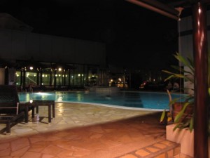 Zwembad op het dak van Singapore airport