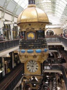 Klok met boot in het Queen Victoria Building