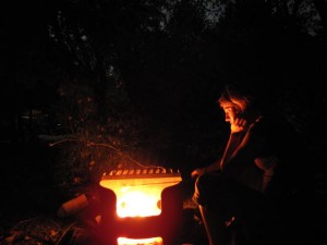 Marshmallows bakken bij het kampvuur.