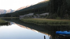 De prachtige weerspiegeling op het water