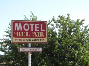 Kamer met kleurentelivisie anno 2011, een wonder!