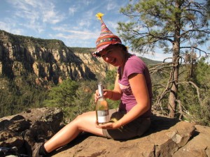 Rhianne met champagne.