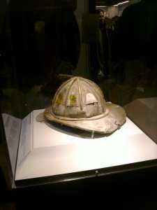 Een gevonden brandweerhelm.